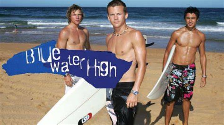 Do the actors in Bluewater high actually surf?
