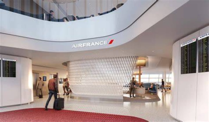 Which terminal is Air France in Paris?